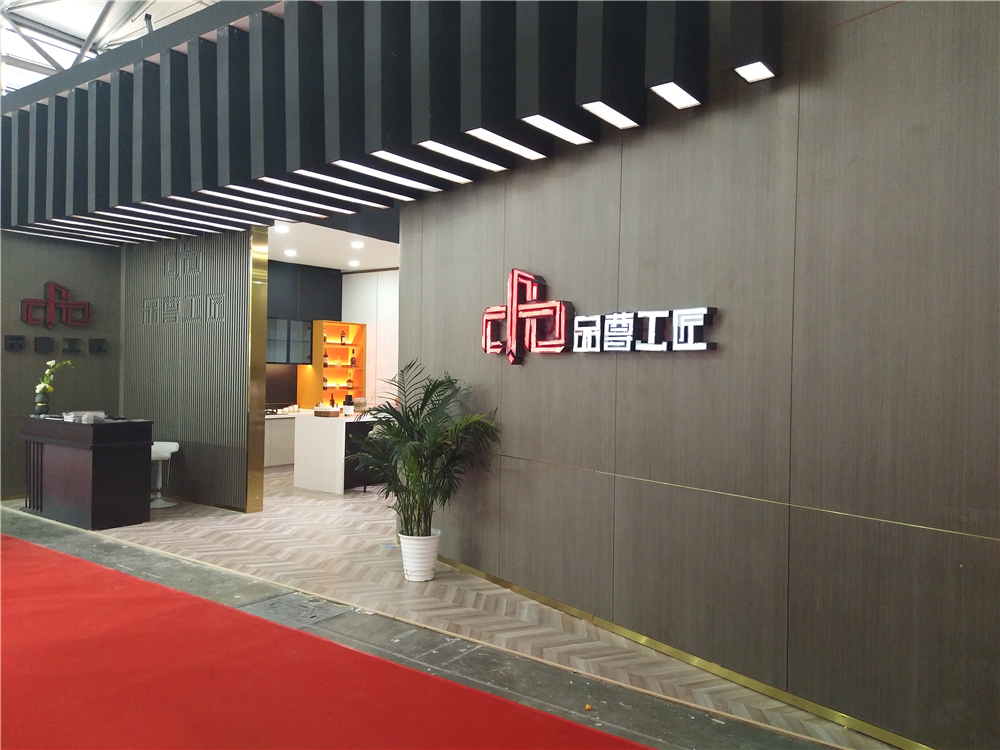 品尊工匠張董:原木現(xiàn)代輕奢,將環(huán)保進行到底